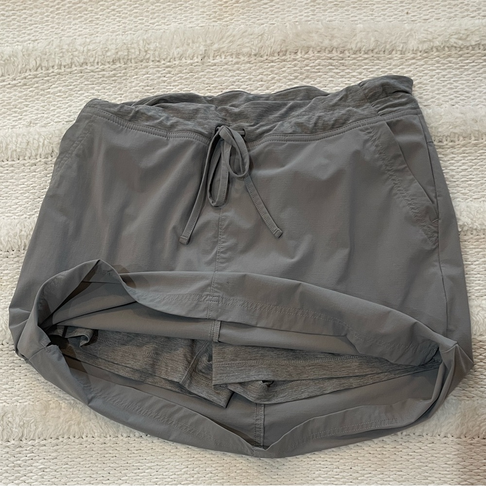Duluth trading Co grey skort skirt attached shorts stretch women’s size 14 - Picture 13 of 14